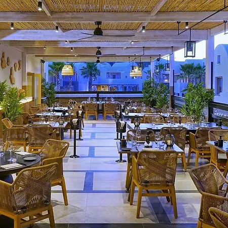 Radisson Blu Zaffron Resort, Santorini 5* Kamári