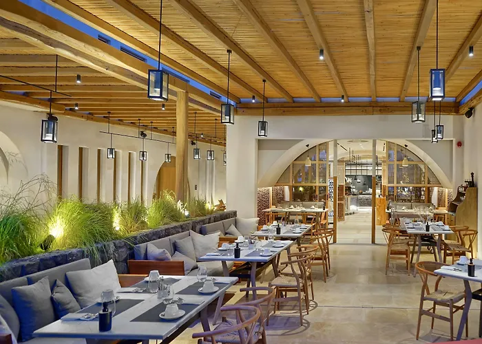 Radisson Blu Zaffron Resort, Santorini (adults Only)