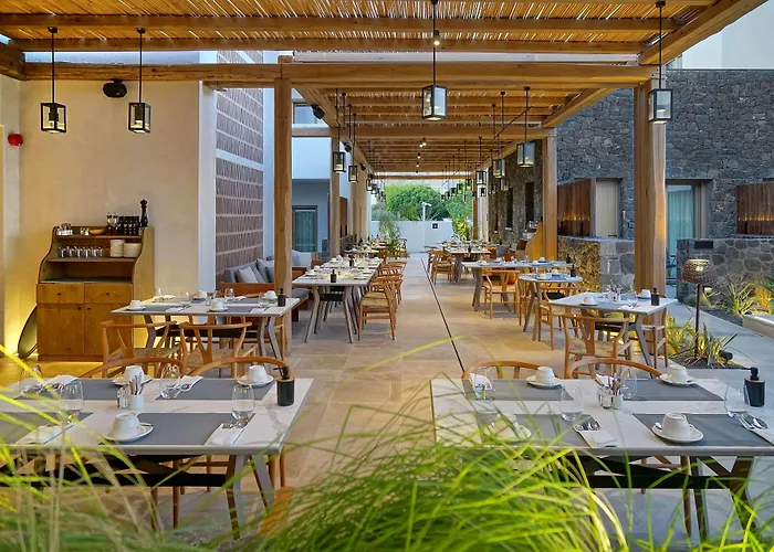 Radisson Blu Zaffron Resort, Santorini (adults Only) Hotell 5*