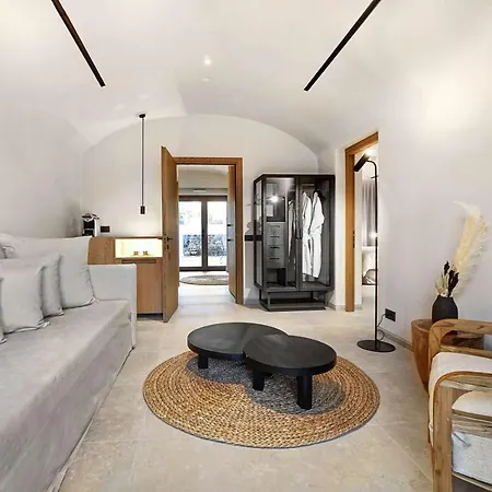 Radisson Blu Zaffron Resort, Santorini (adults Only) فندق