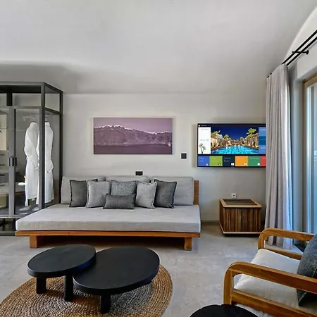Radisson Blu Zaffron Resort, Santorini Hotel Kamári