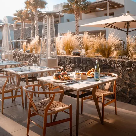 Radisson Blu Zaffron Resort, Santorini Kamári