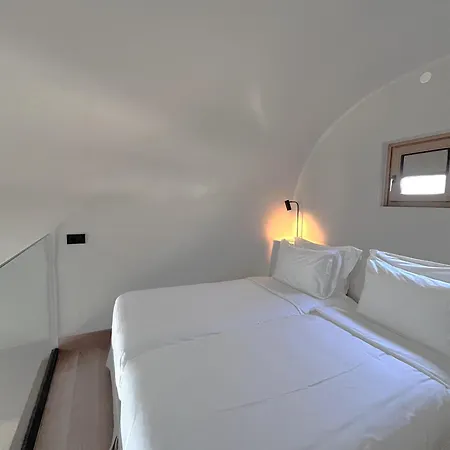 Radisson Blu Zaffron Resort, Santorini (adults Only) ホテル