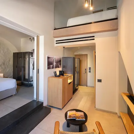 Radisson Blu Zaffron Resort, Santorini (adults Only) ホテル
