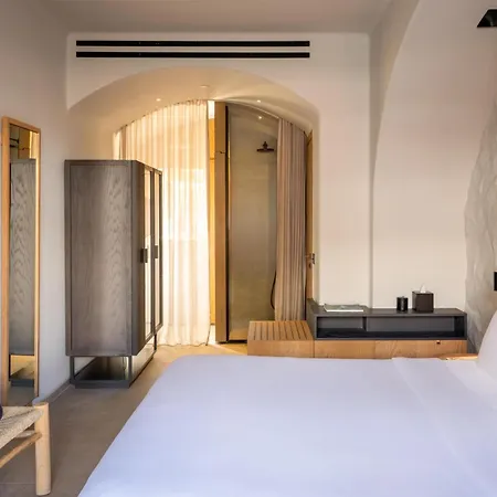 Radisson Blu Zaffron Resort, Santorini (adults Only) ホテル Kamári