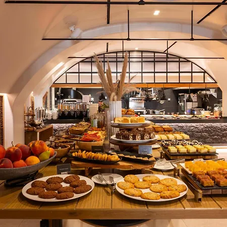 酒店 Radisson Blu Zaffron Resort, Santorini (adults Only) Kamári