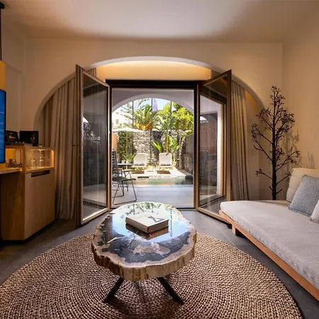 ホテル Radisson Blu Zaffron Resort, Santorini (adults Only) Kamári