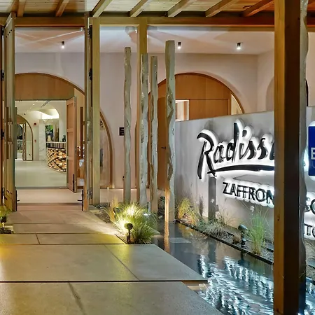 Radisson Blu Zaffron Resort, Santorini (adults Only) ホテル