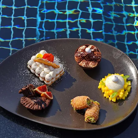 Radisson Blu Zaffron Resort, Santorini (adults Only) ホテル 5*