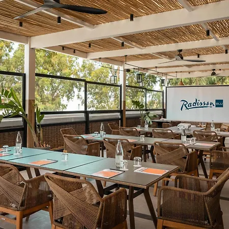 ホテル Radisson Blu Zaffron Resort, Santorini (adults Only)