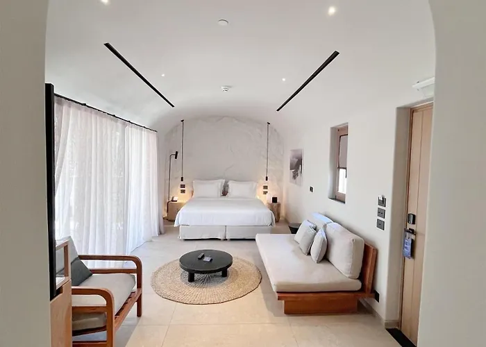 Radisson Blu Zaffron Resort, Santorini (adults Only) Ξενοδοχείο 5*