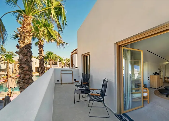 Hotel Radisson Blu Zaffron Resort, Santorini (adults Only)