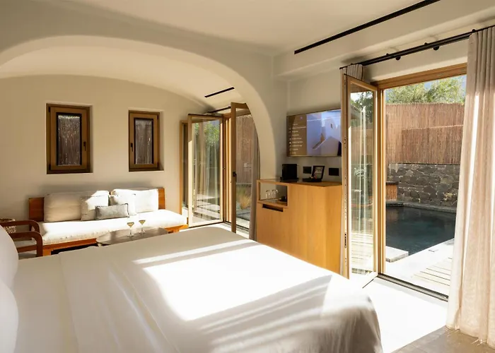 Radisson Blu Zaffron Resort, Santorini (adults Only) 5* Kamari (Santorini)