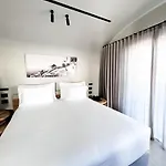 Radisson Blu Zaffron Resort, Santorini (adults Only) Отель Камари