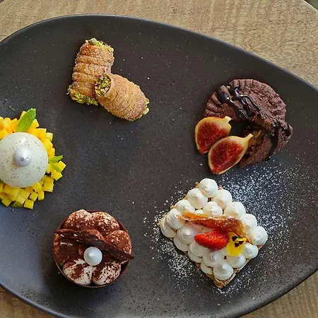 Radisson Blu Zaffron Resort, Santorini (adults Only) 5* Kamári