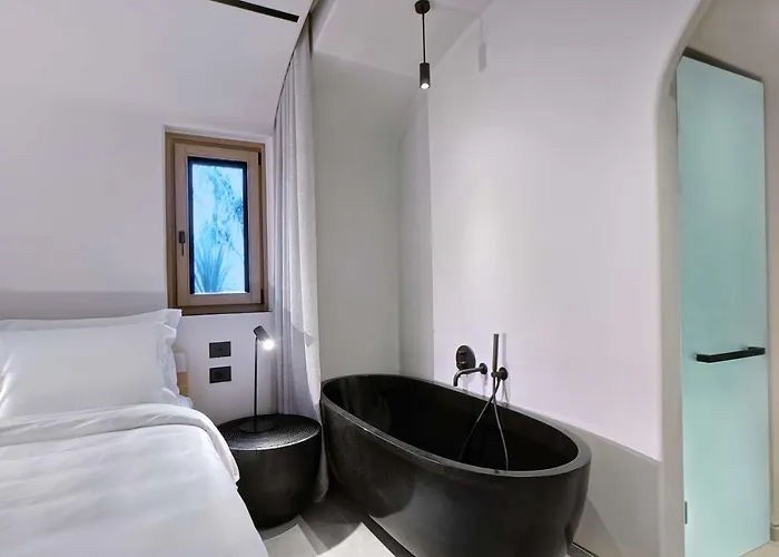 Radisson Blu Zaffron Resort, Santorini (adults Only)