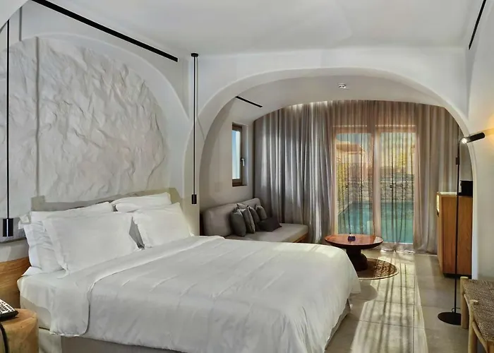 Radisson Blu Zaffron Resort, Santorini (adults Only)