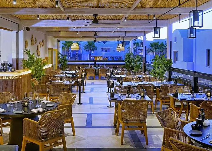 Radisson Blu Zaffron Resort, Santorini (adults Only) 5* Kamári