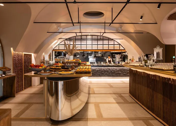 מלון Radisson Blu Zaffron Resort, Santorini (adults Only) Kamári