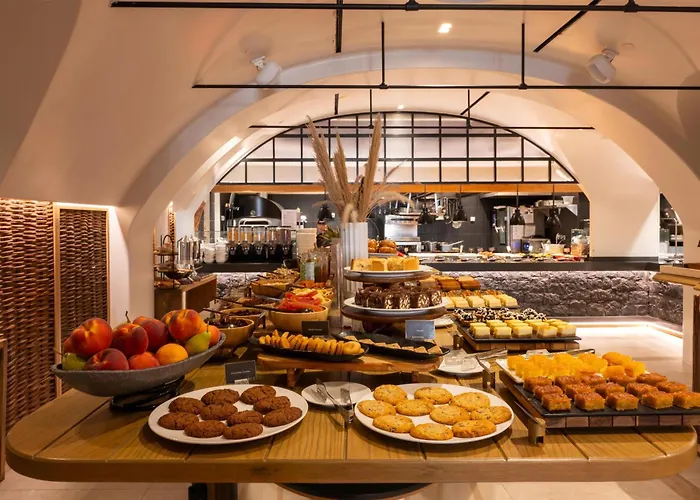 מלון Radisson Blu Zaffron Resort, Santorini (adults Only) Kamári